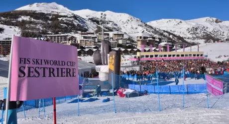 SESTRIERE - Prima neve sulla pista Kandahar di Coppa del mondo