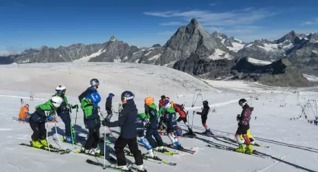 CERVINIA - Nel weekend riparte lo sci estivo, via agli impianti anche per trekking e mountain bike
