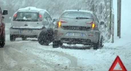 CATENE NEVE - Scatta l'obbligo a Milano, montano le polemiche. La mappa delle strade interessate
