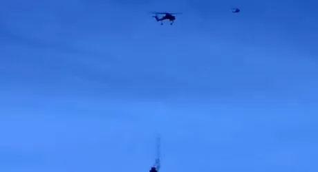 Monte Velino, gatto delle nevi sganciato dall'elicottero precipita, video