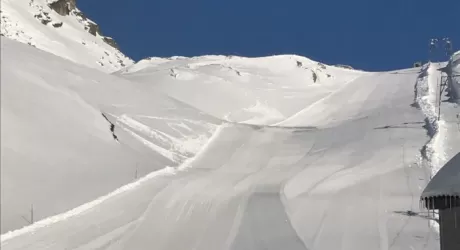 MACUGNAGA - Sci estivo nei weekend, 4 metri di neve in quota