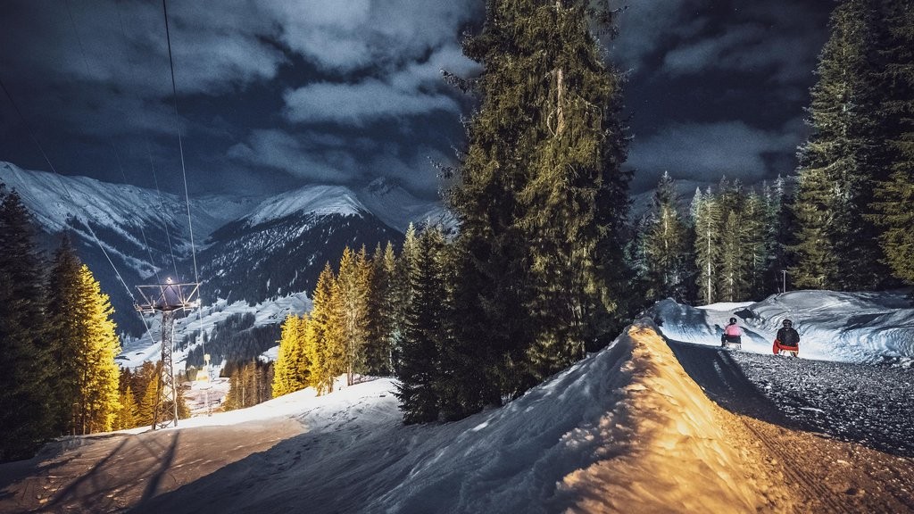Slittino notturno a Davos Slittino notturno a Davos